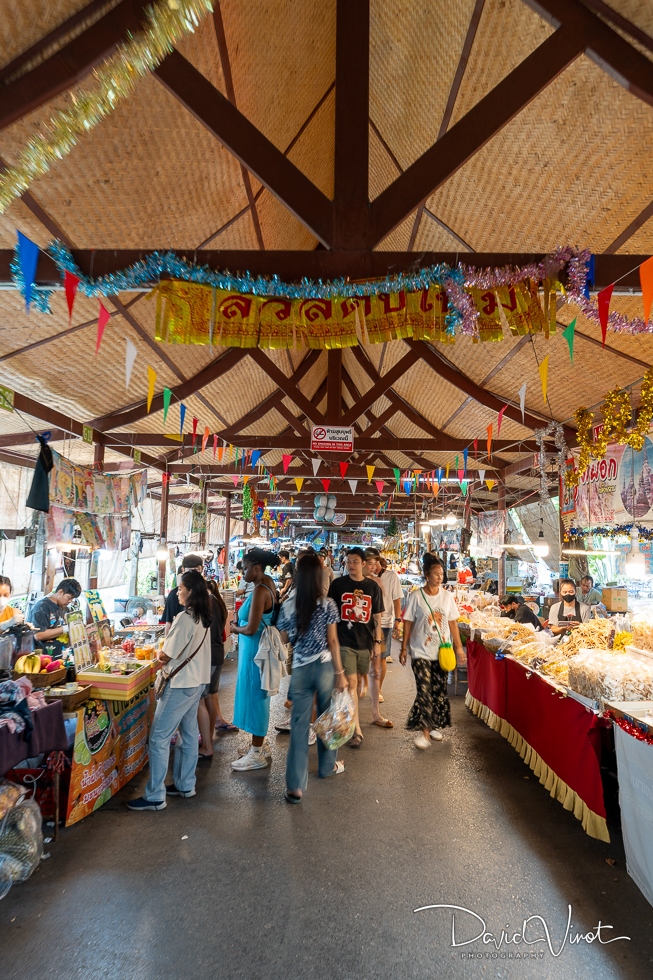 Bang Nam Phueng Floating Market