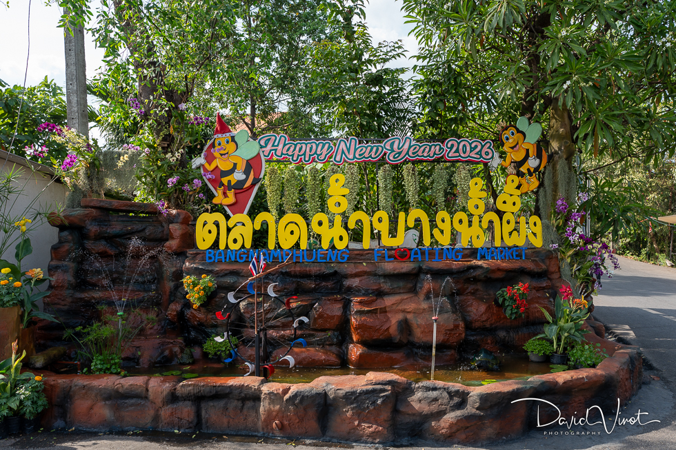 Bang Nam Phueng Floating Market